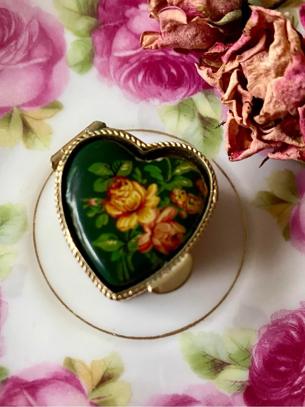 1950s Vintage Heart-Shaped Floral Trinket Box in Green and Silver
